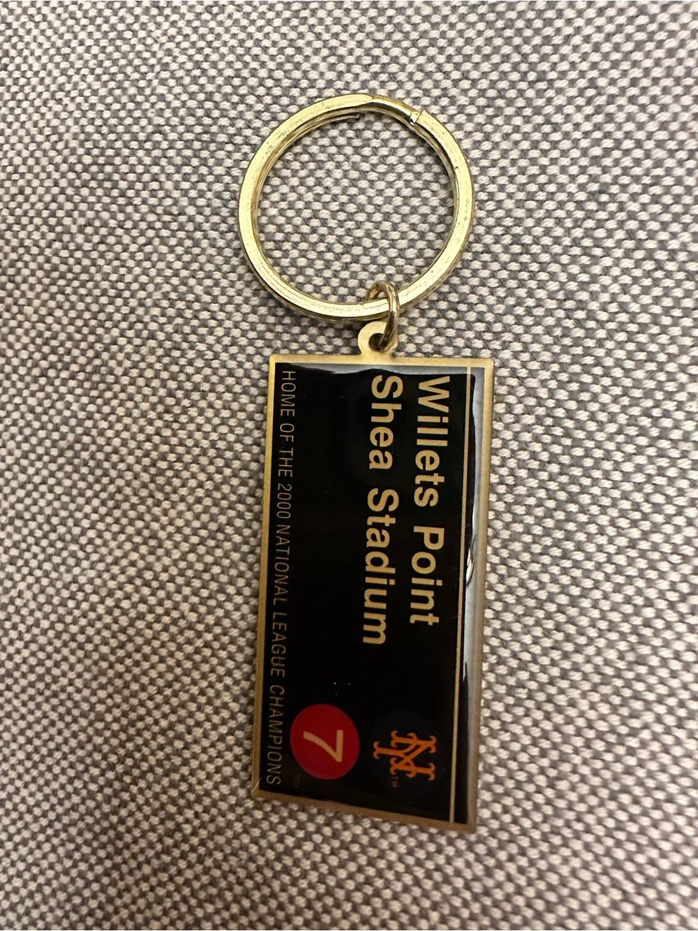 New York Mets MLB 2000 Baseball Shea Stadium Willets Point Gold/Black Keychain